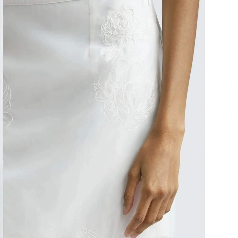 Cinq à Sept Etta Floral
Embroidered Maxi Skirt in Ivory size 4 women - Picture 6 of 11